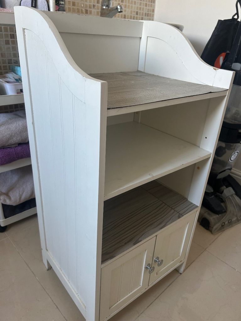 Bathroom unit and bin
