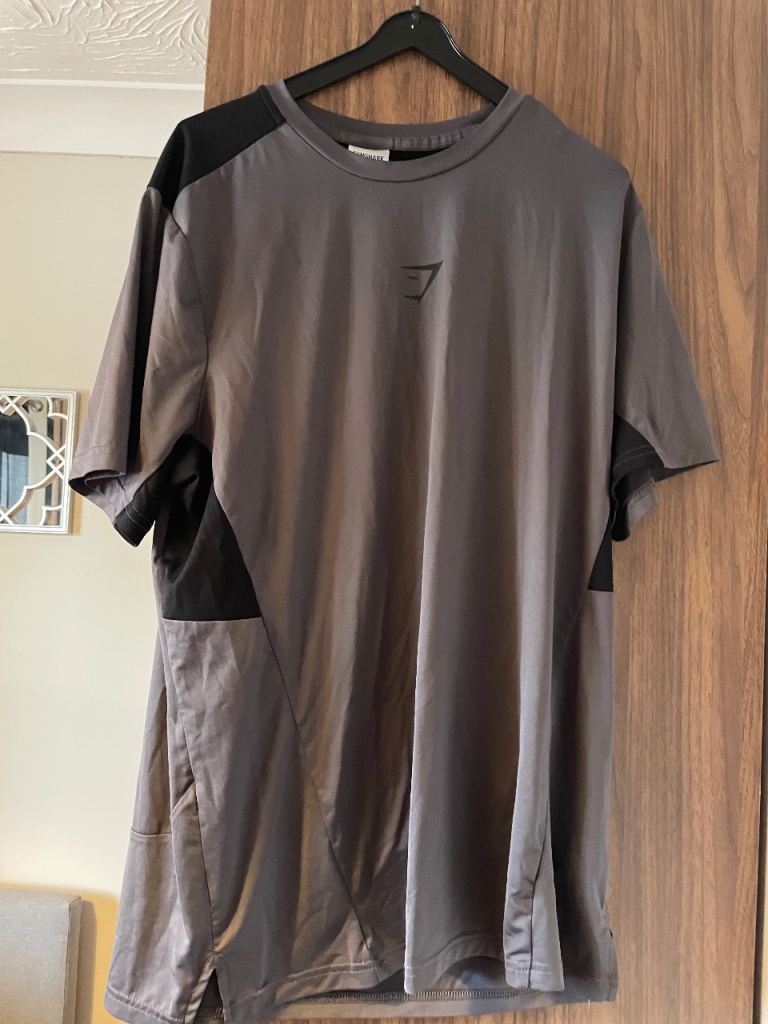 Gymshark Grey & Black Training T-Shirt – Good Condition