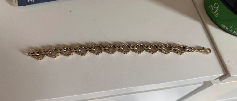 Lovely 9ct gold Heart Link Bracelet