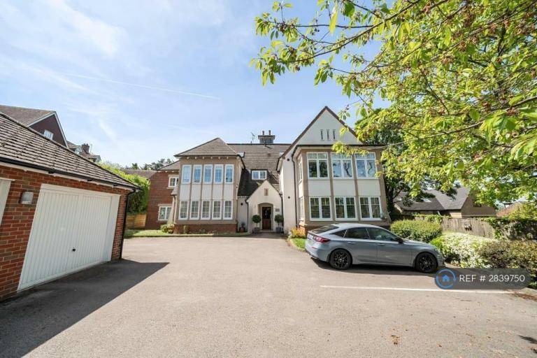 2 bedroom flat in Dean Court Road, Oxford, OX2 (2 bed) (#2839750)