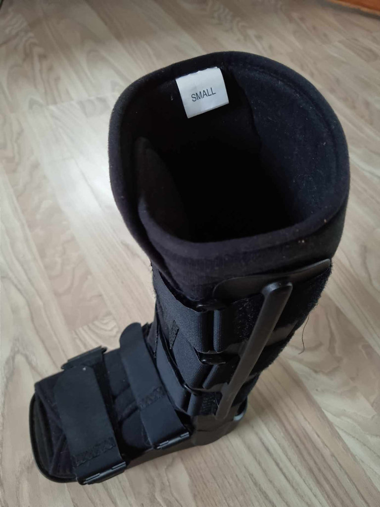 PhysioRoom Light Air Walker Boot