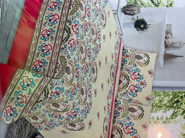 Double size flat printed bed sheet. With 2 pillow covers