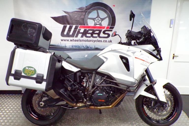 2015 KTM 1290 SUPER ADVENTURE WITH PANNIERS AND TOP BOX