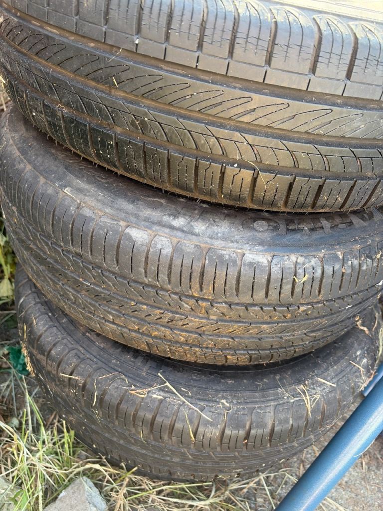 4 car tyres 