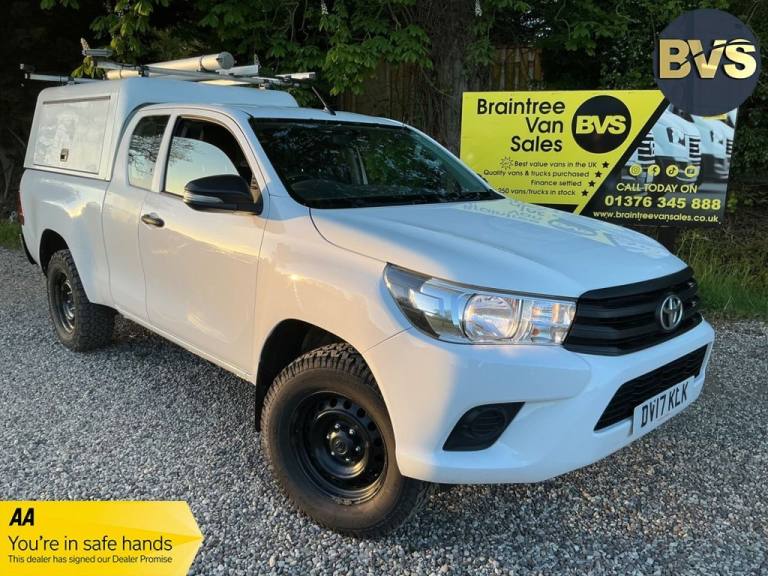 2017 Toyota Hilux 2.4 D-4D Active Pickup Double Cab 4dr Diesel Manual 4WD Euro 6 (3.5t) (150  Pic...