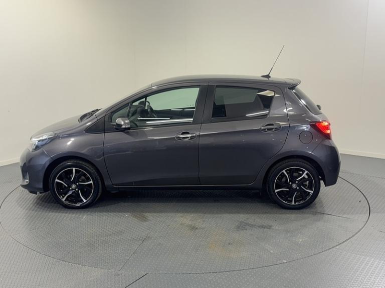 2016 Toyota Yaris Dual VVT-i Design Hatchback Petrol Manual