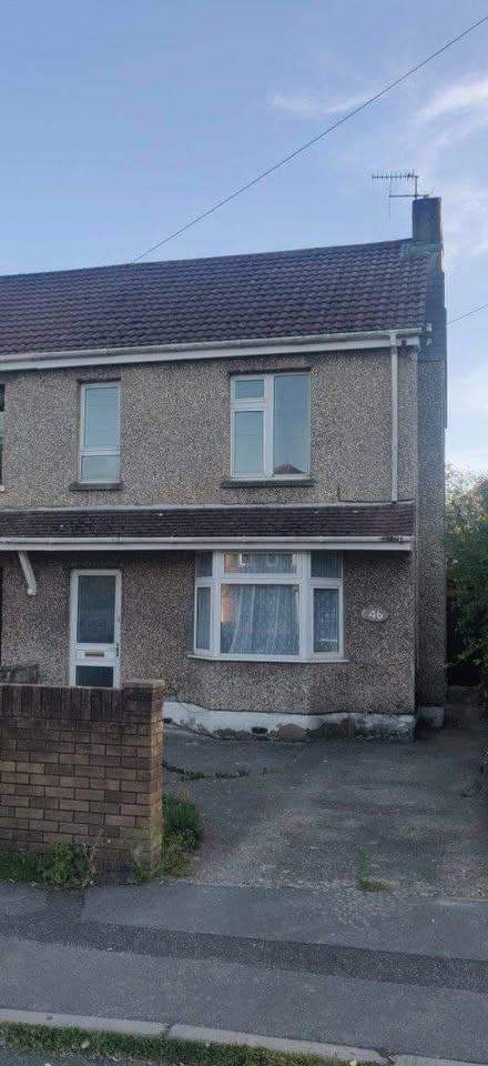 3 Bed Semi in Poole (small cul-de-sac)