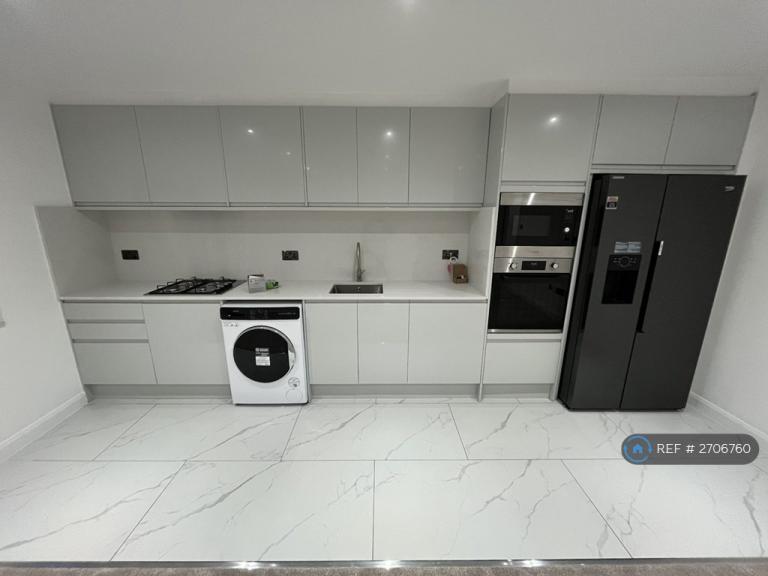 3 bedroom flat in Long Lane, Croydon, CR0 (3 bed) (#2706760)