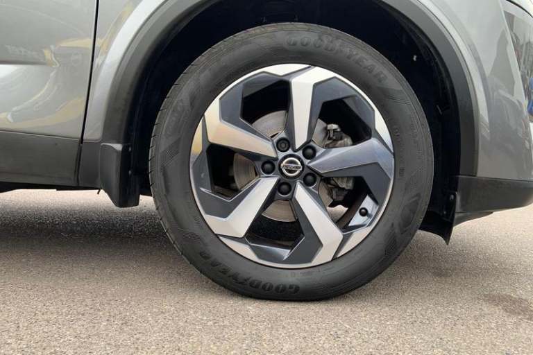 2021 Nissan Qashqai 1.3 DiG-T MH N-Connecta [Glass Roof] 5dr Manual Hatchback Petrol Manual