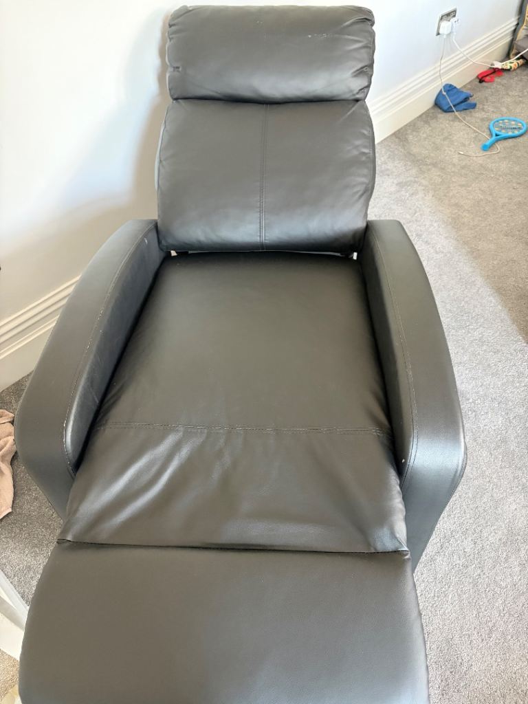 Free recliner chair 