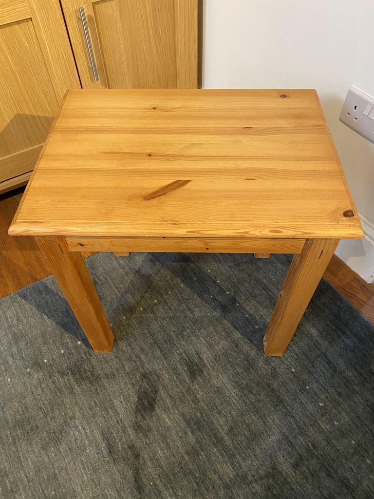 Solid wood pine side table in excellent condition. 