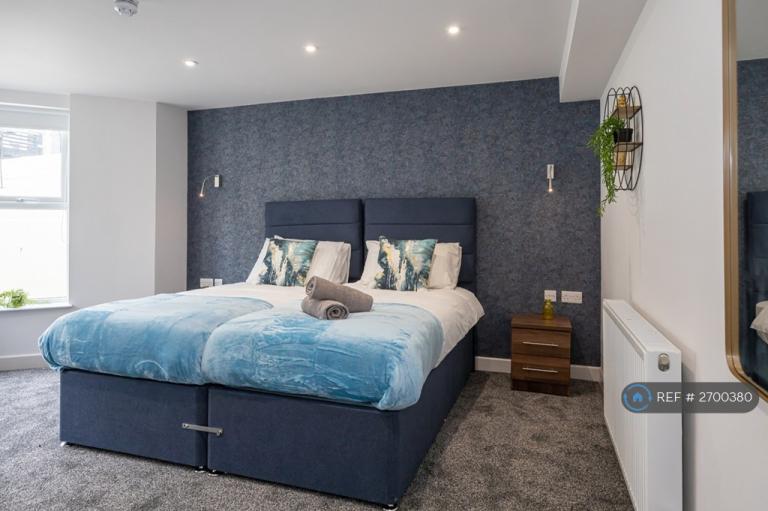 2 bedroom flat in West End Road, Morecambe, LA4 (2 bed) (#2700380)