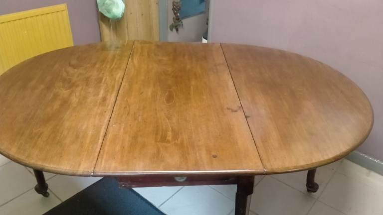 Georgian lll mahogany drop leaf table