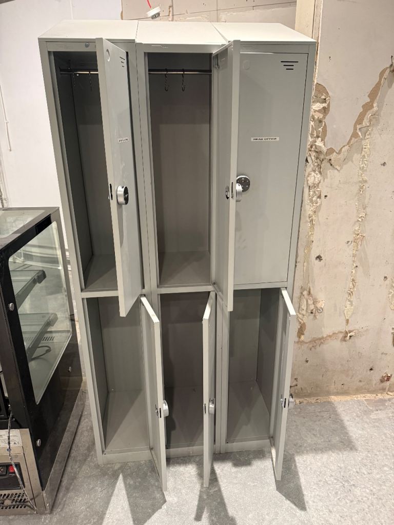 Locker cabinet with combination