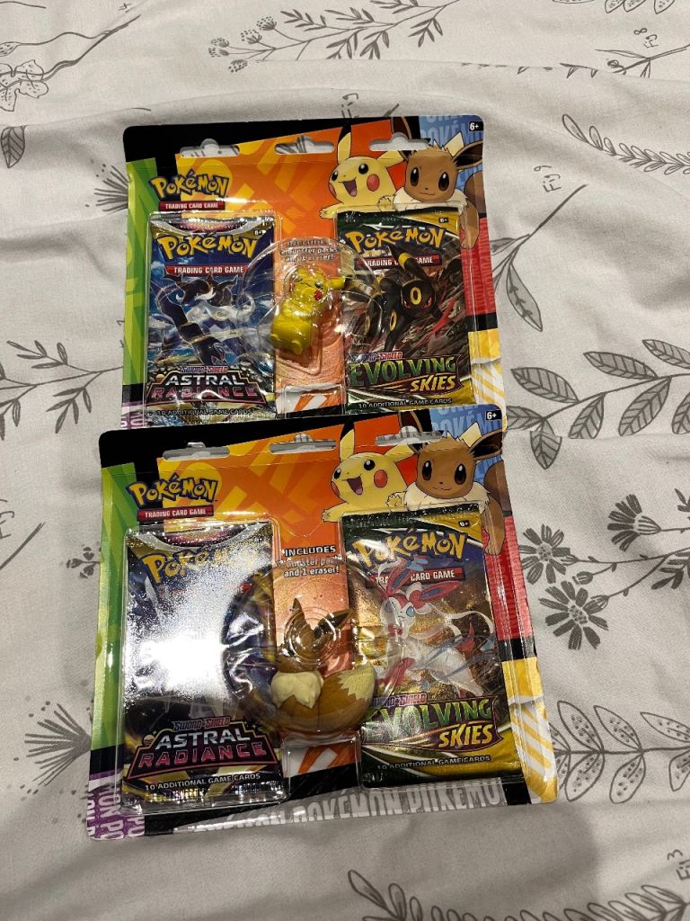 Pokemon Eraser Blister 2 Pack w/ Evolving Skies