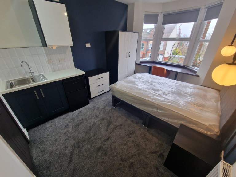 Available Now - Studio Room - En-Suite Bathroom - Includes Bills