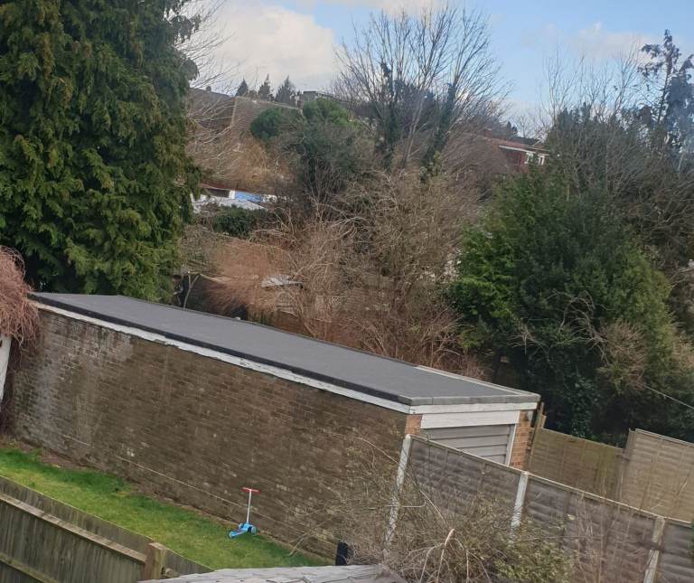 Garage for storage to rent in Luton LU4 - 171 Sq. Ft