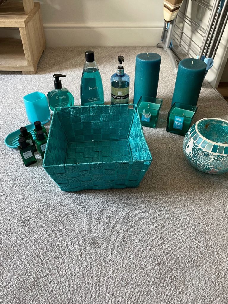 Bathroom Accessory Set - Teal Blue