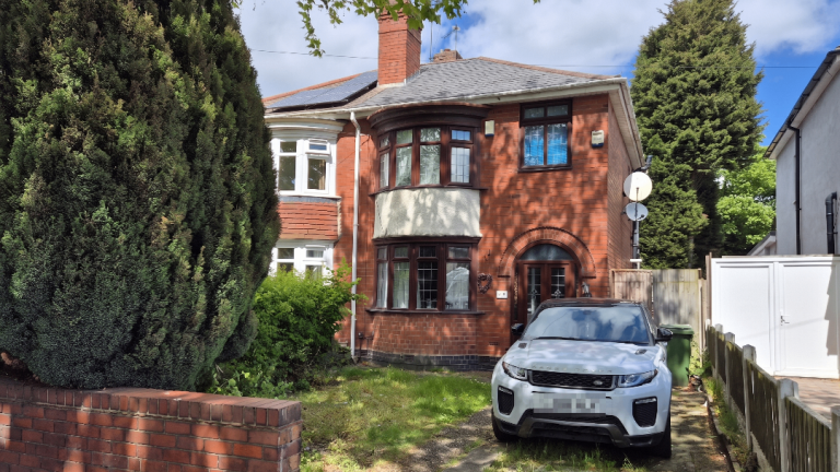 Fantastic 3 Bed Semi-Detached House, Walsall WS2
