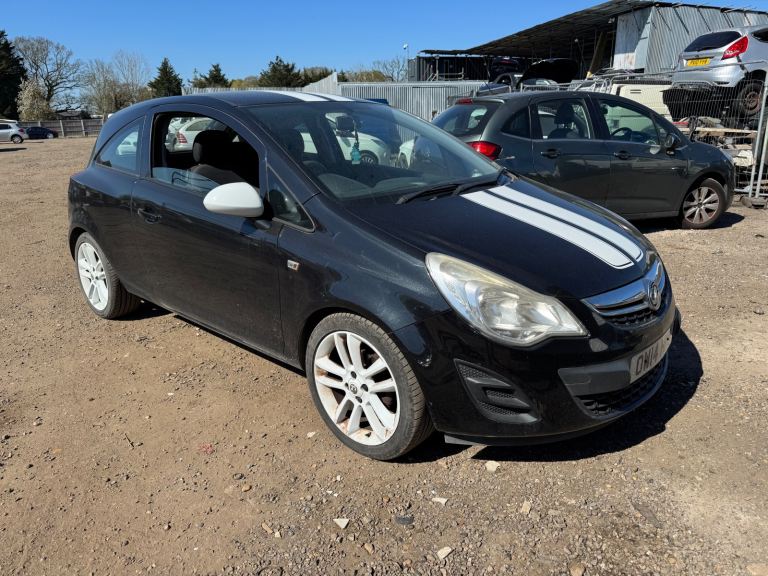 Vauxhall corsa D 2 door 1.2 black BREAKING FOR PARTS 