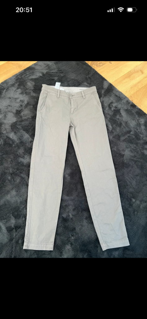 Men’s Levi Chinos 30 /32