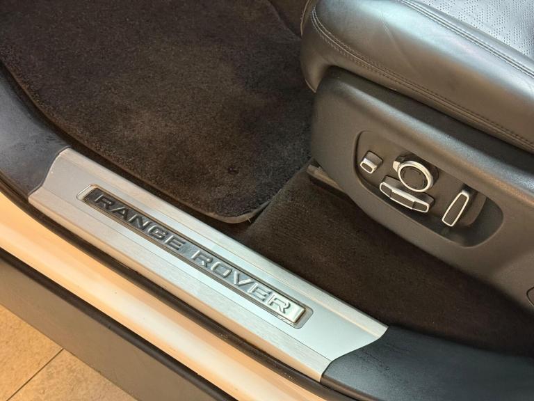 2020 Land Rover Range Rover Sport 3.0 SD V6 Autobiography Dynamic Auto 4WD Euro 6 (s/s) 5dr ESTAT...