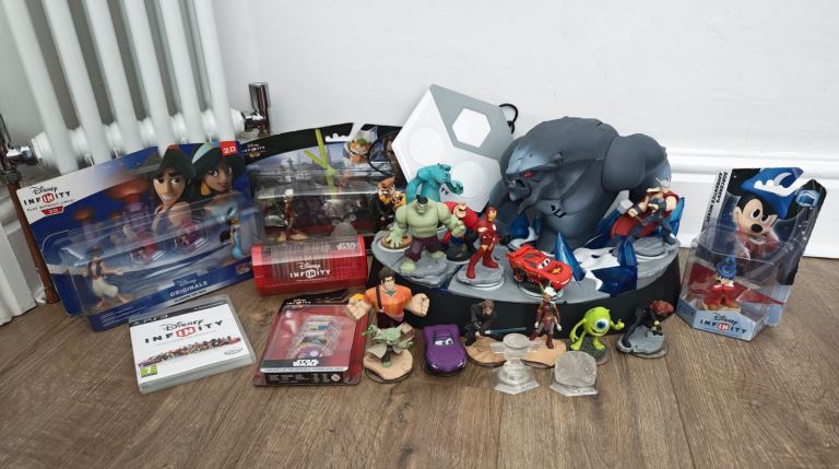 Disney Infinity 1.0 2.0 3.0 PS3 Large Bundle, includes Marvel Frost Giant Display Base + More
