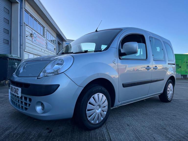Renault Kangoo wheelchair accessible vehicle (WAV) 12 month warranty, delivery available 