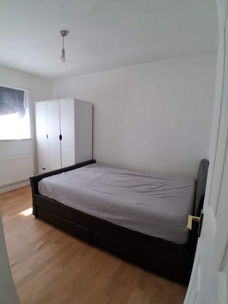 Short lets, Double Room to Rent in Dagenham