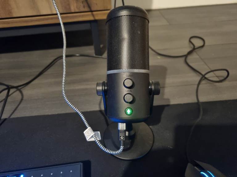 Microphone,- Dynamic Razer Seiren Elite Professional Grade Streaming for gaming pc laptop computer