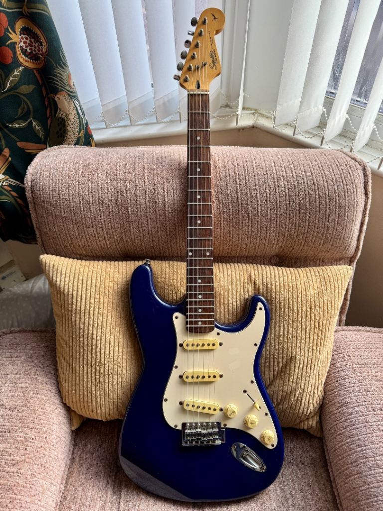 Squier Fender Stratocaster Electric Guitar 1997 Gold Logo Made In Korea Rare