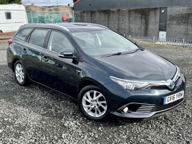 TOYOTA AURIS 1.8 VVT-h Business Edition 2016