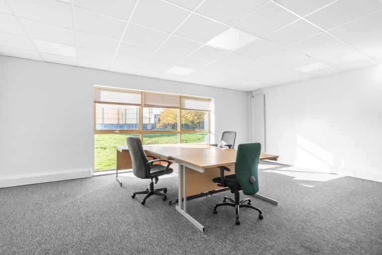 Private Office Rental in GOSPORT PO130FQ - 5-Desk Setup