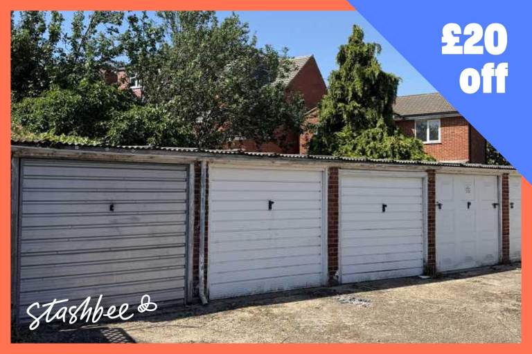 Garage to rent in Ilford (IG2) | Stashbee