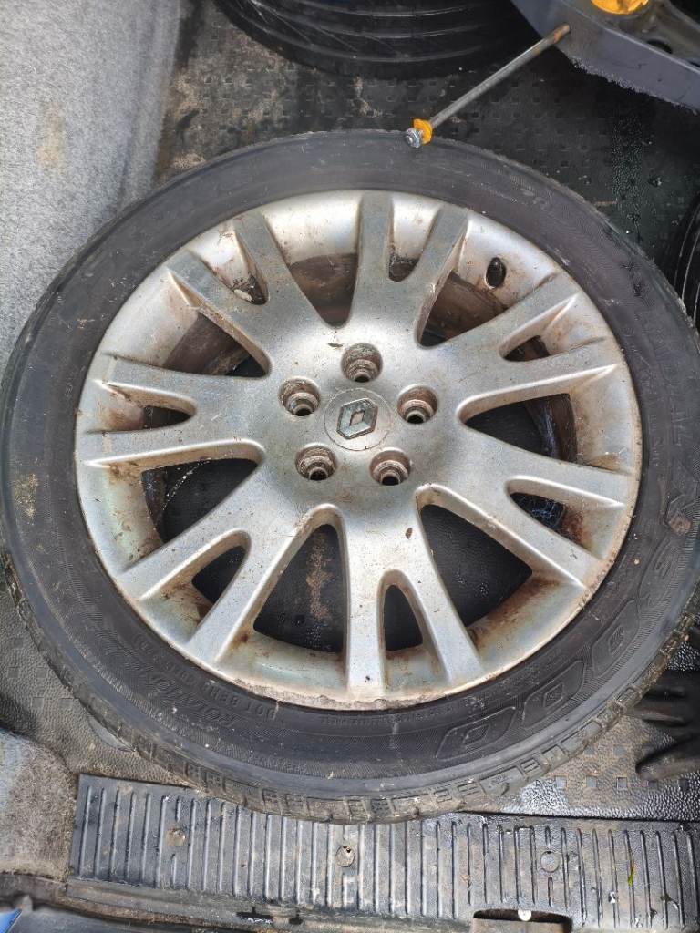 Renault alloy wheels 17"