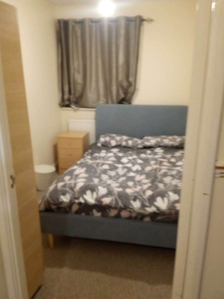 Furnish single bedroom in a shared flat on Yanton Way DA17