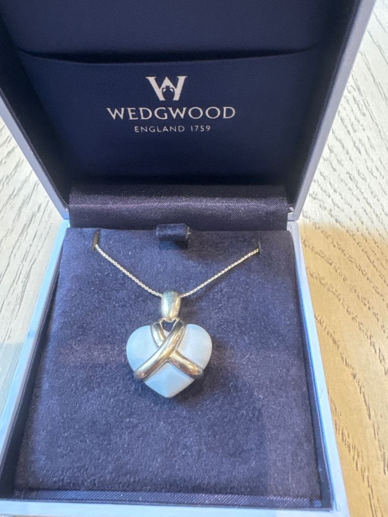 Wedgwood Silver Heart Pendant Necklace - As New