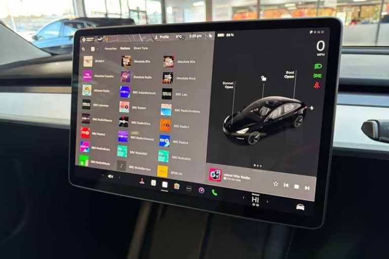 2022 Tesla Model 3 Standard Range Plus Saloon 4dr Electric Auto RWD (241 bhp) Saloon Electric Aut...