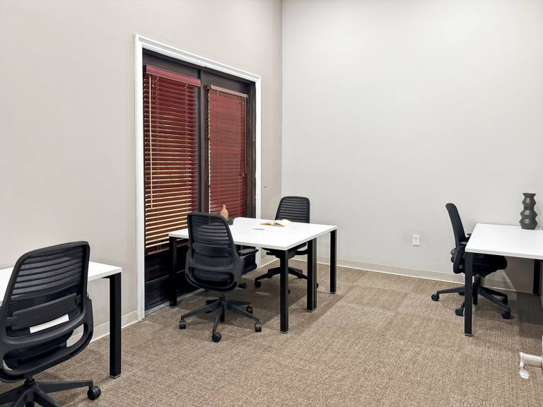 Leatherhead - KT22 9DF \ Private Office for Teams of 3