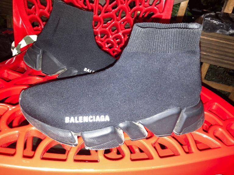Balenziaga size 3