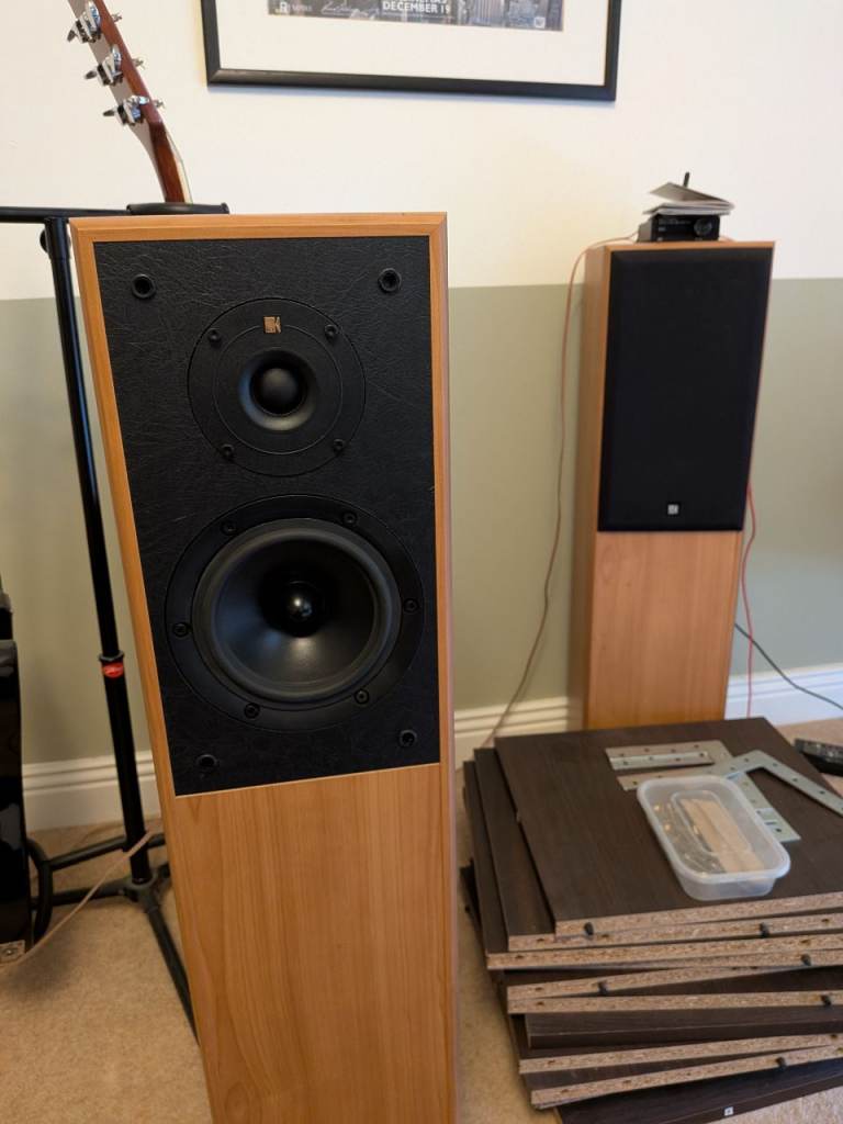 Kef Cresta 3 Floorstanding speakers