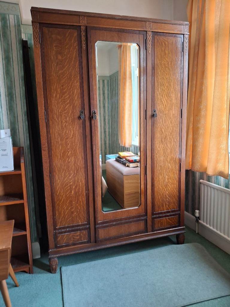 Vintage Oak-Veneered Wardrobe