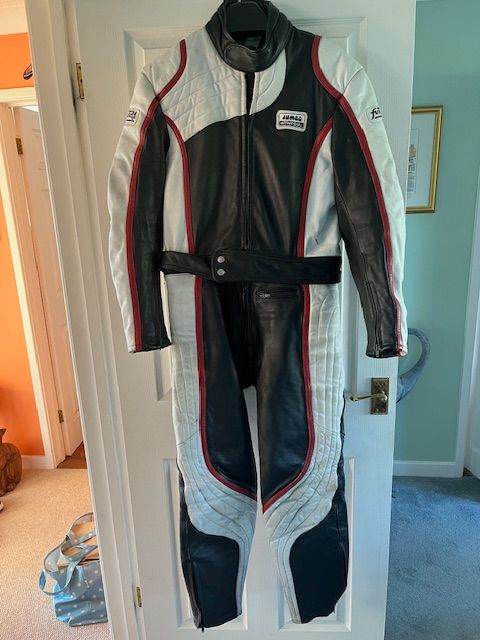 very good 2 piece motorcycle leathers