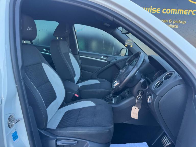 2015 Volkswagen Tiguan 2.0 TDI BlueMotion Tech R-Line DSG 4WD Euro 6 (s/s) 5dr ESTATE Diesel Auto...