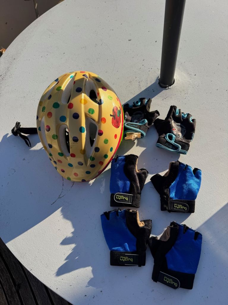kids bike helmet and gloves 