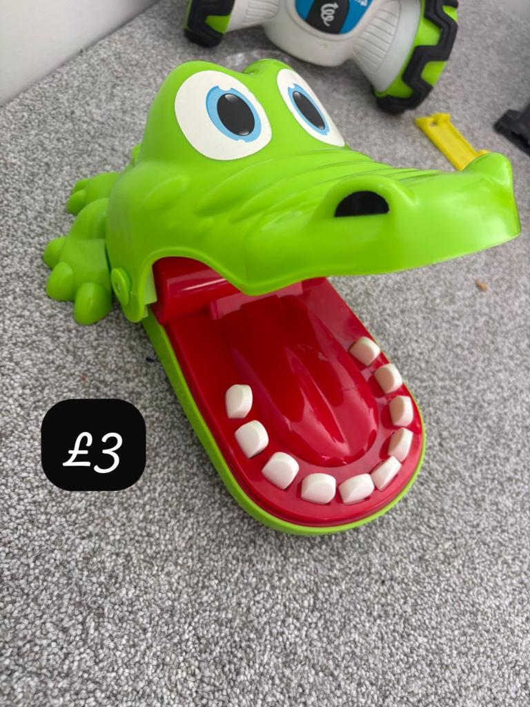 Crocodile dentist game