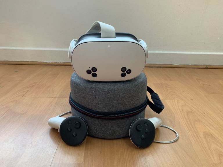 Meta Quest 3 VR Headset with Controllers and Case – As Good As New