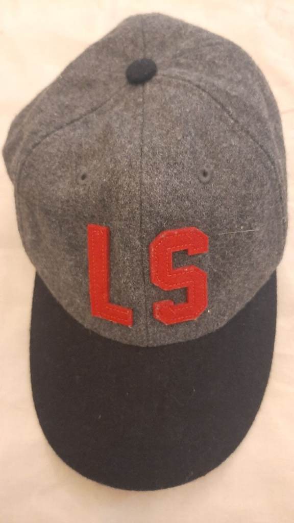 Lyle & Scott Grey Hat – Good Condition