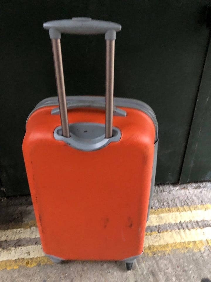 Very big  4 wheels hard shell lockable suitcase with handles