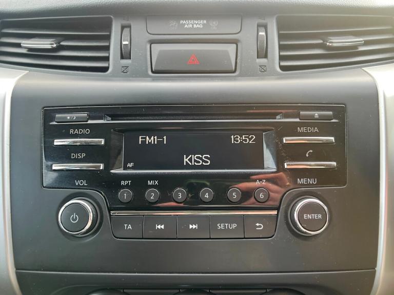 2018 Nissan Navara 2.3 dCi Visia King Pickup Extended Cab 4dr Diesel Manual 4WD Euro 6 (s/s) ( Pi...